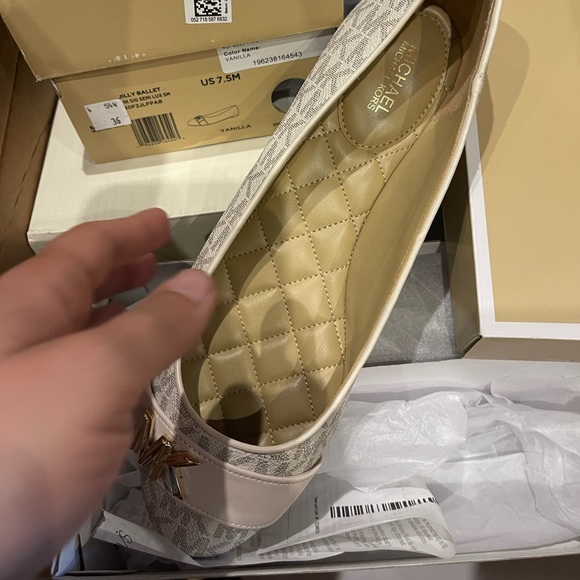 NIB Michael Kors Jilly Flats Vanilla - Picture 4 of 12